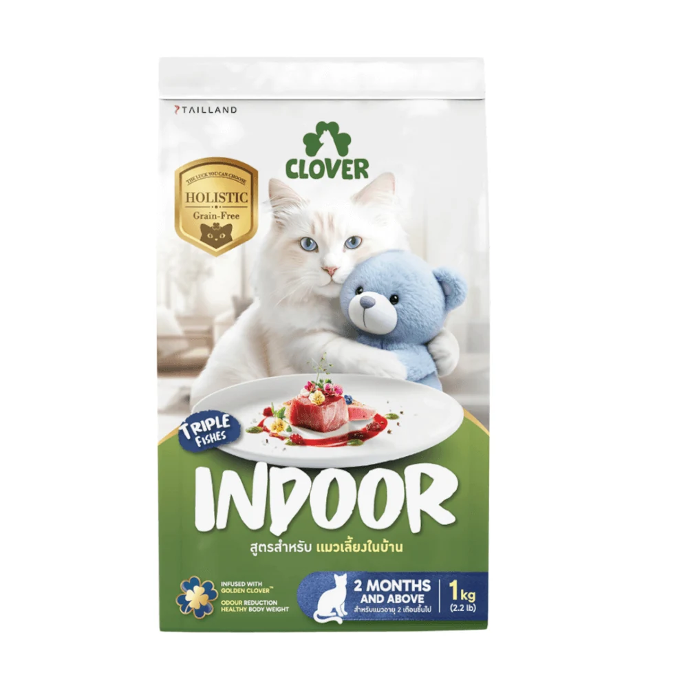 Clover Indoor Triple Fishes grain-free dry cat food 1 kg bag on white