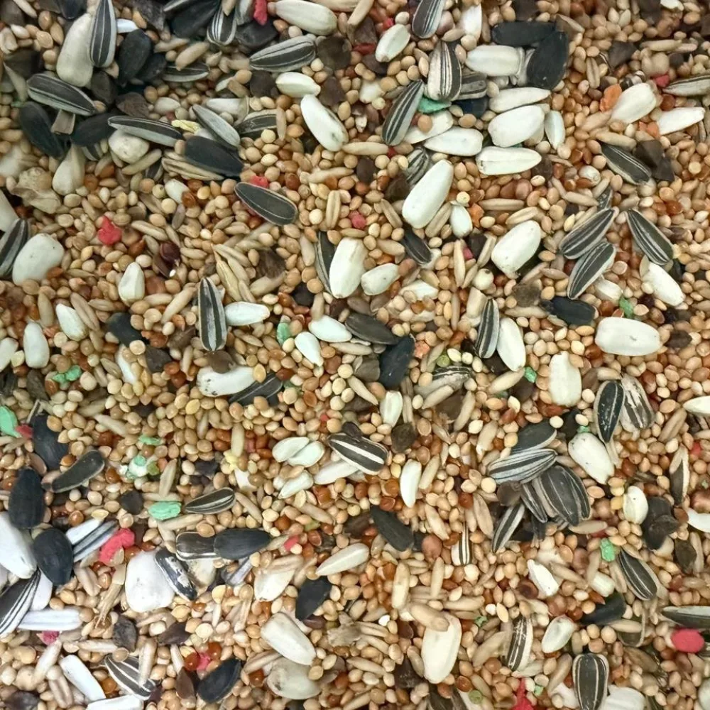 MyPetShop cockatiel and lovebird seed mix 2 kg with sunflower, safflower, millet and colourful pellets